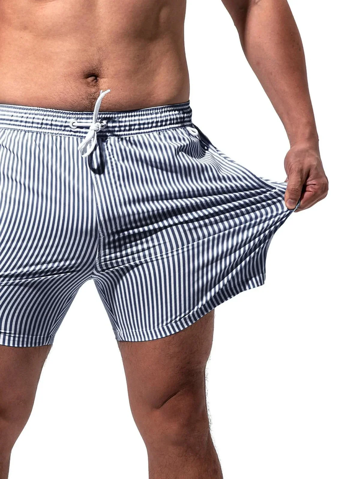 Marineblau gestreifte Badeshorts für Herren – Bräunen durch den Stoff für weniger Bräunungslinien – Sonnendurchlässige, schnell trocknende Badehose für Herren mit Taschen